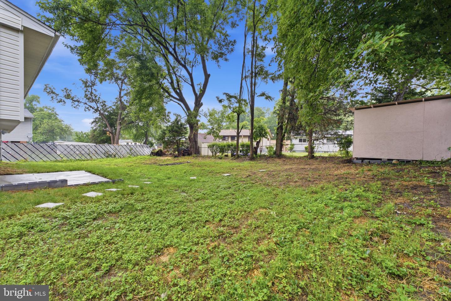 1404 Woodlark Dr Property Photo 25