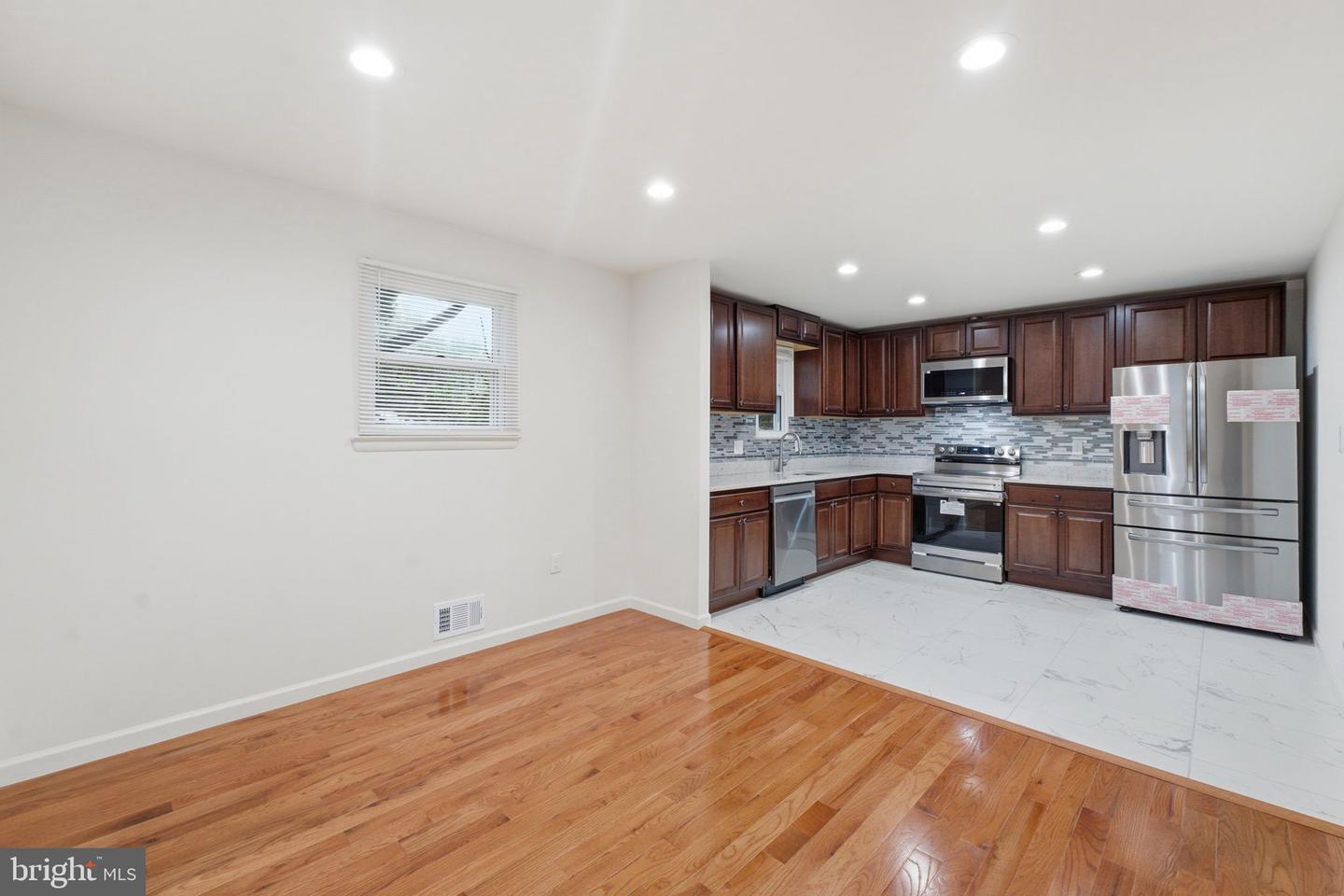 1404 Woodlark Dr Property Photo 37