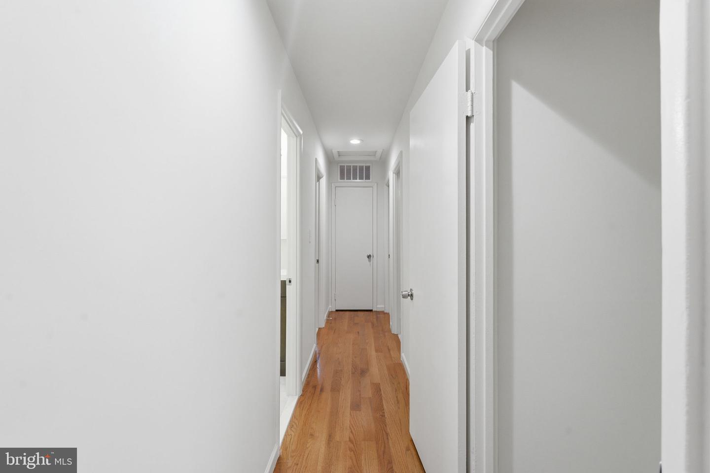 1404 Woodlark Dr Property Photo 48
