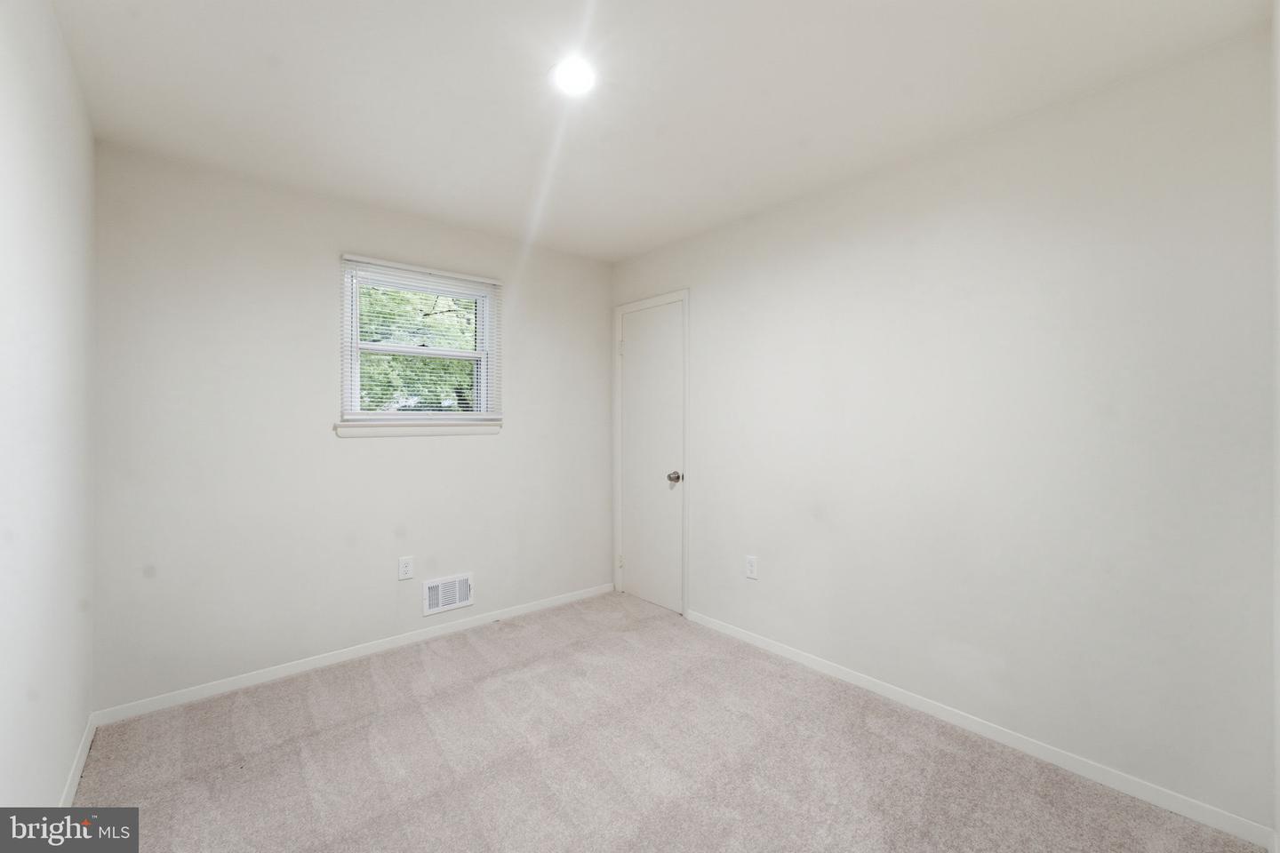 1404 Woodlark Dr Property Photo 50