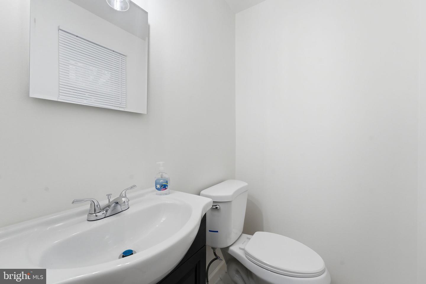 1404 Woodlark Dr Property Photo 58