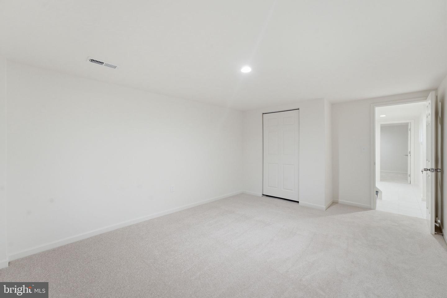 1404 Woodlark Dr Property Photo 60