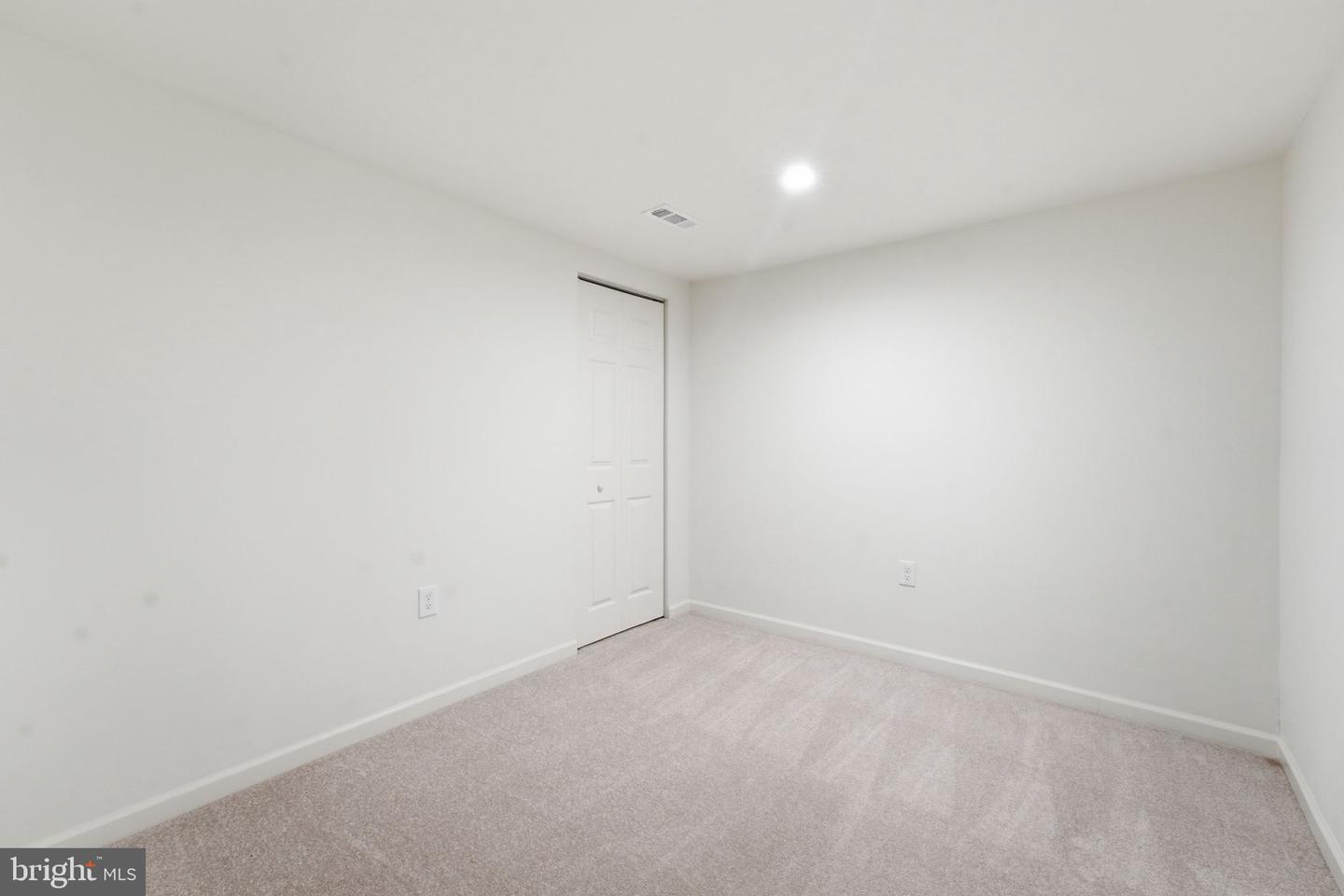 1404 Woodlark Dr Property Photo 62