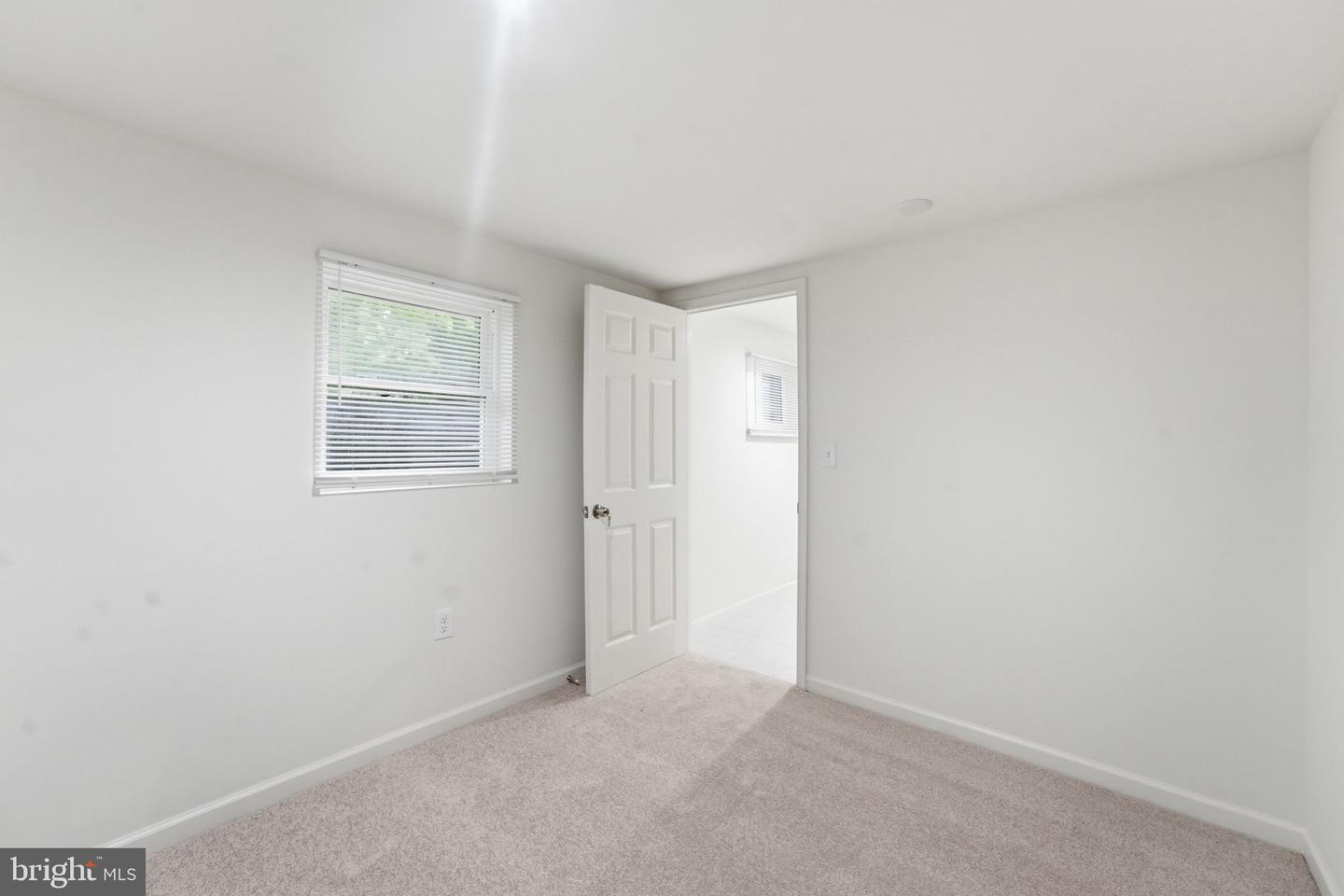 1404 Woodlark Dr Property Photo 63