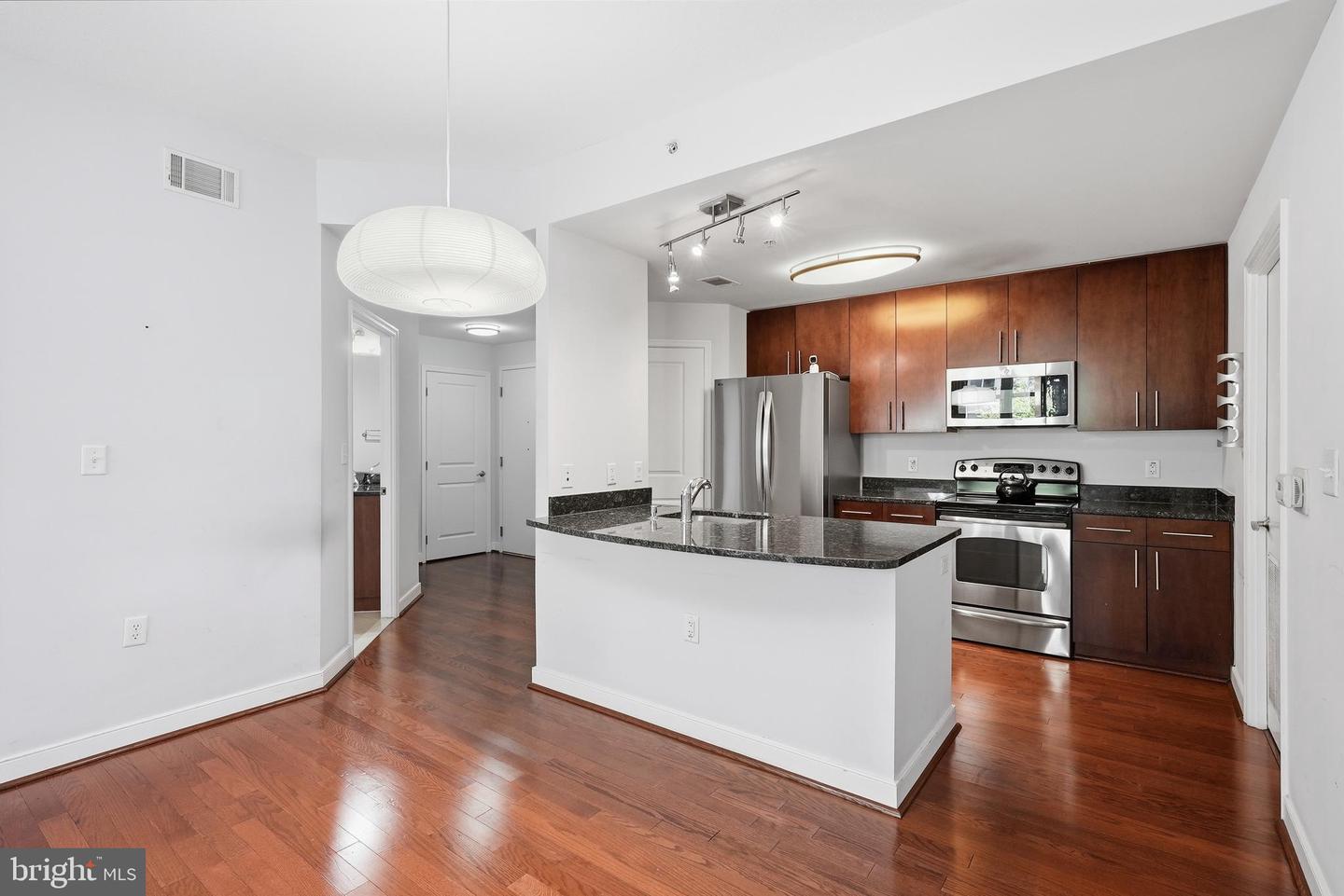 157 Fleet St #304 Property Photo 3