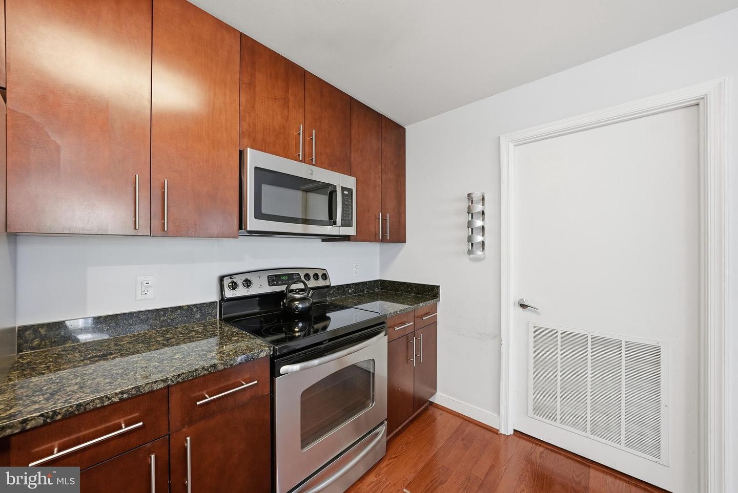 157 Fleet St #304 Property Photo 4