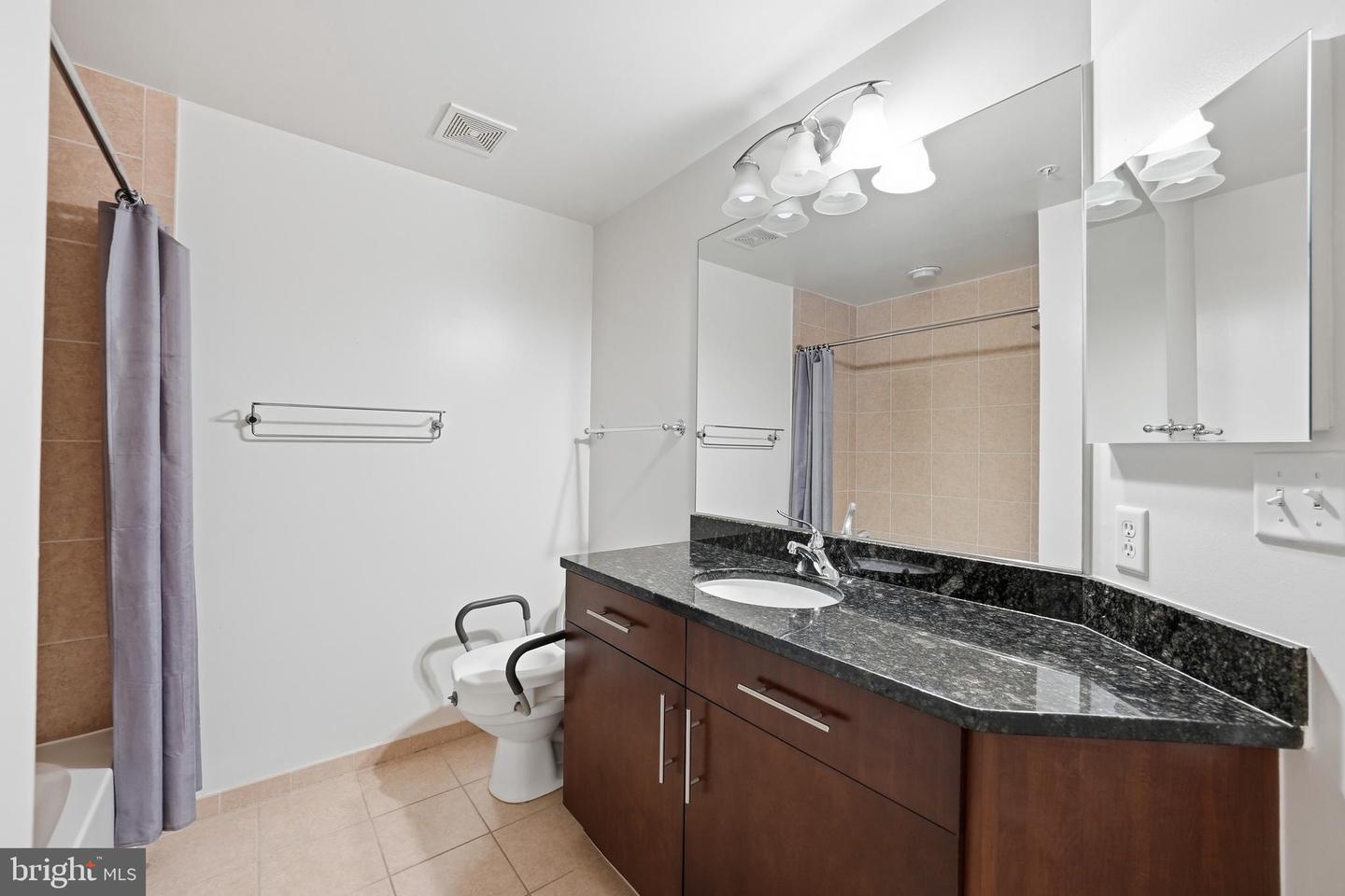 157 Fleet St #304 Property Photo 24
