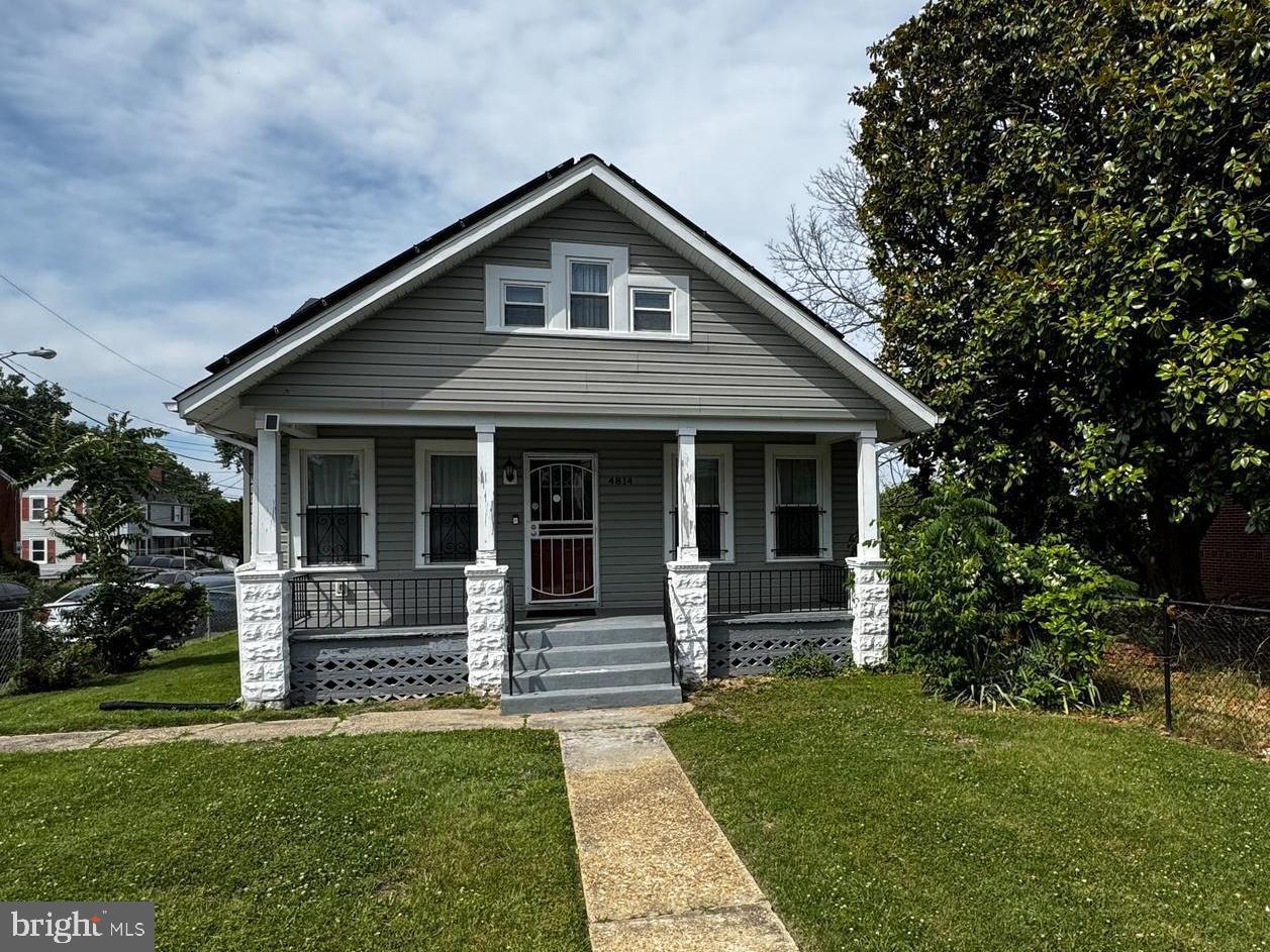 4814 Heath St Property Photo 1