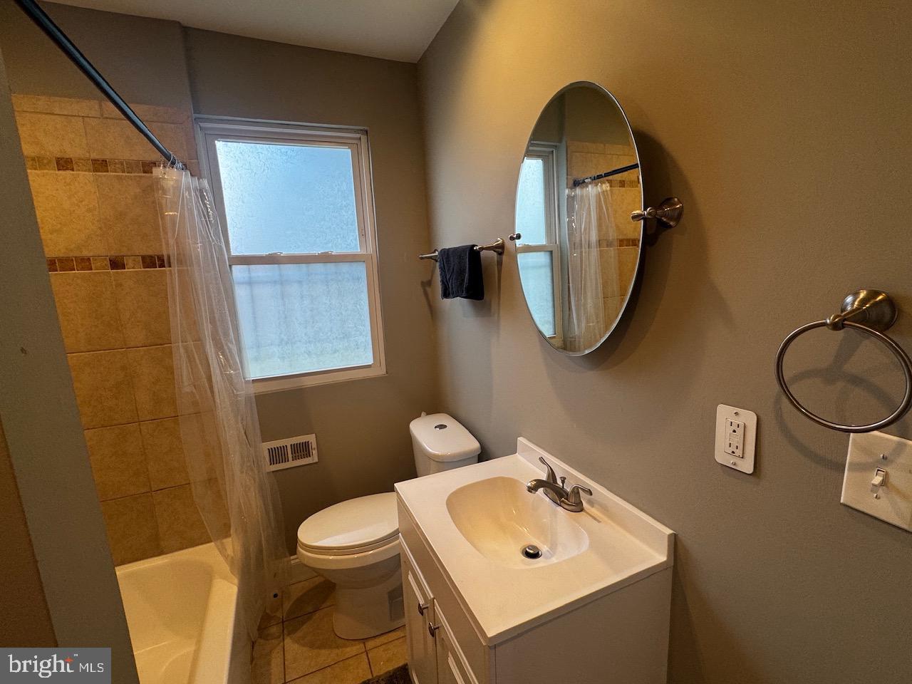 4814 Heath St Property Photo 11