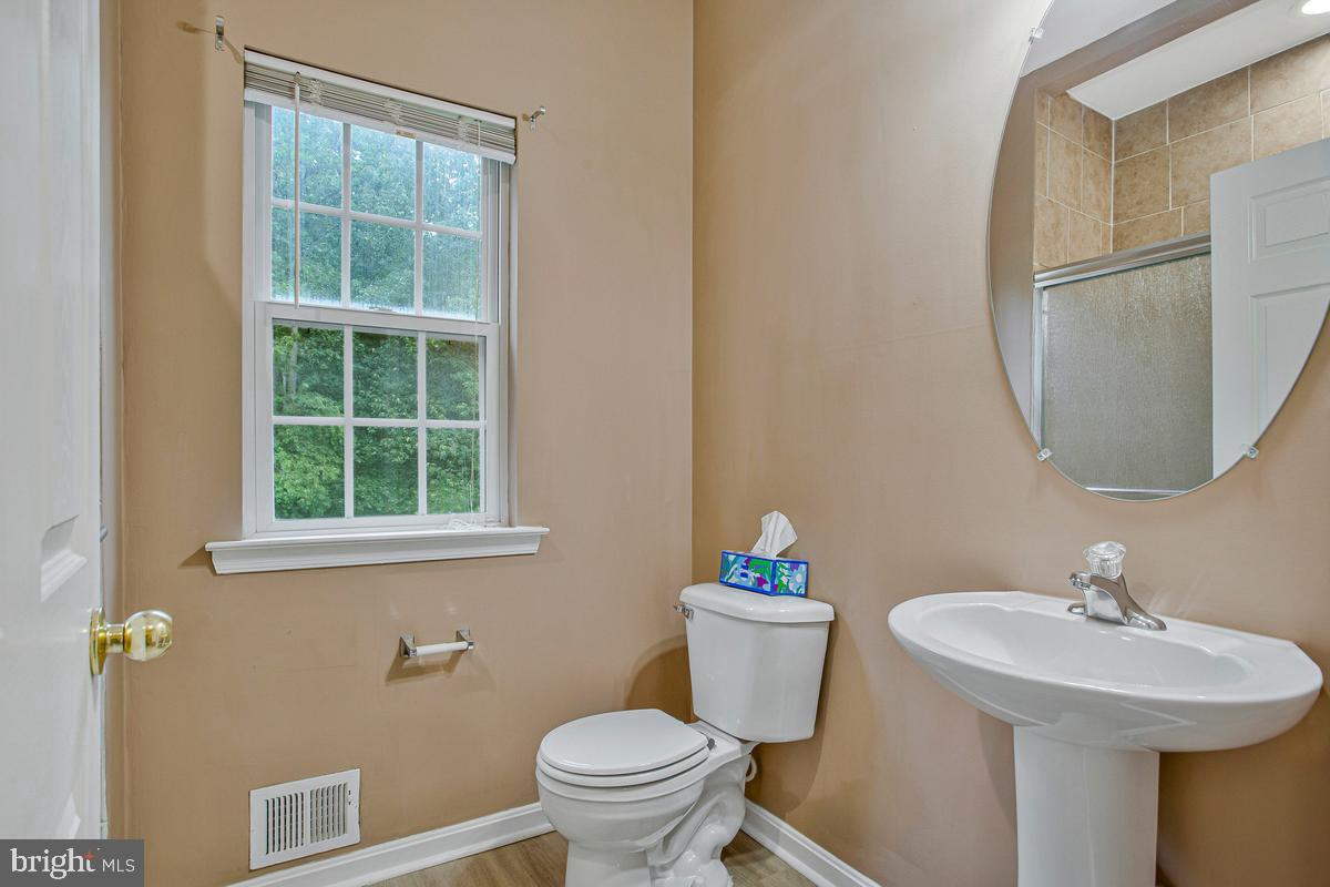 5209 Devonport Ct Property Photo 9