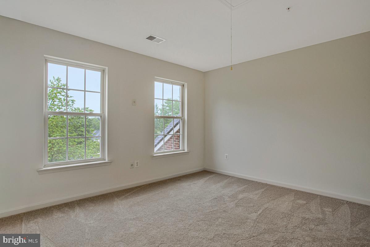 5209 Devonport Ct Property Photo 33