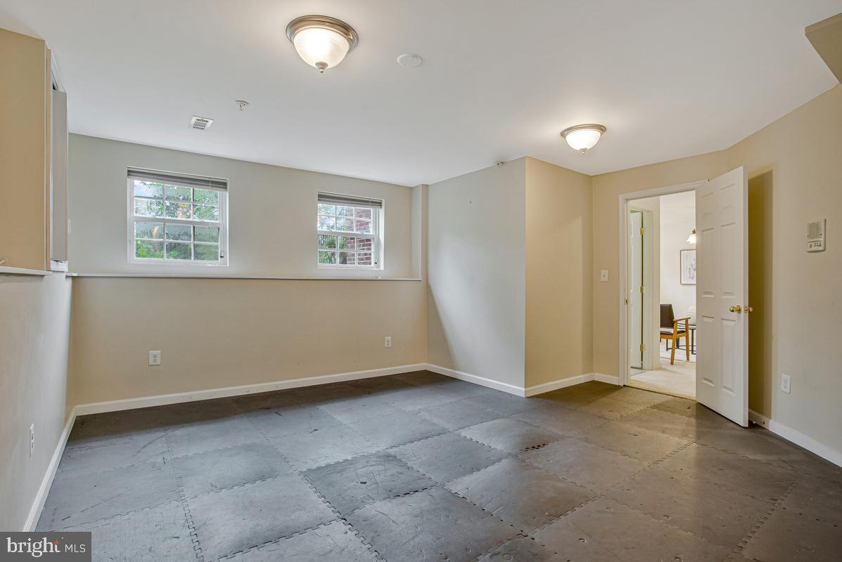 5209 Devonport Ct Property Photo 45