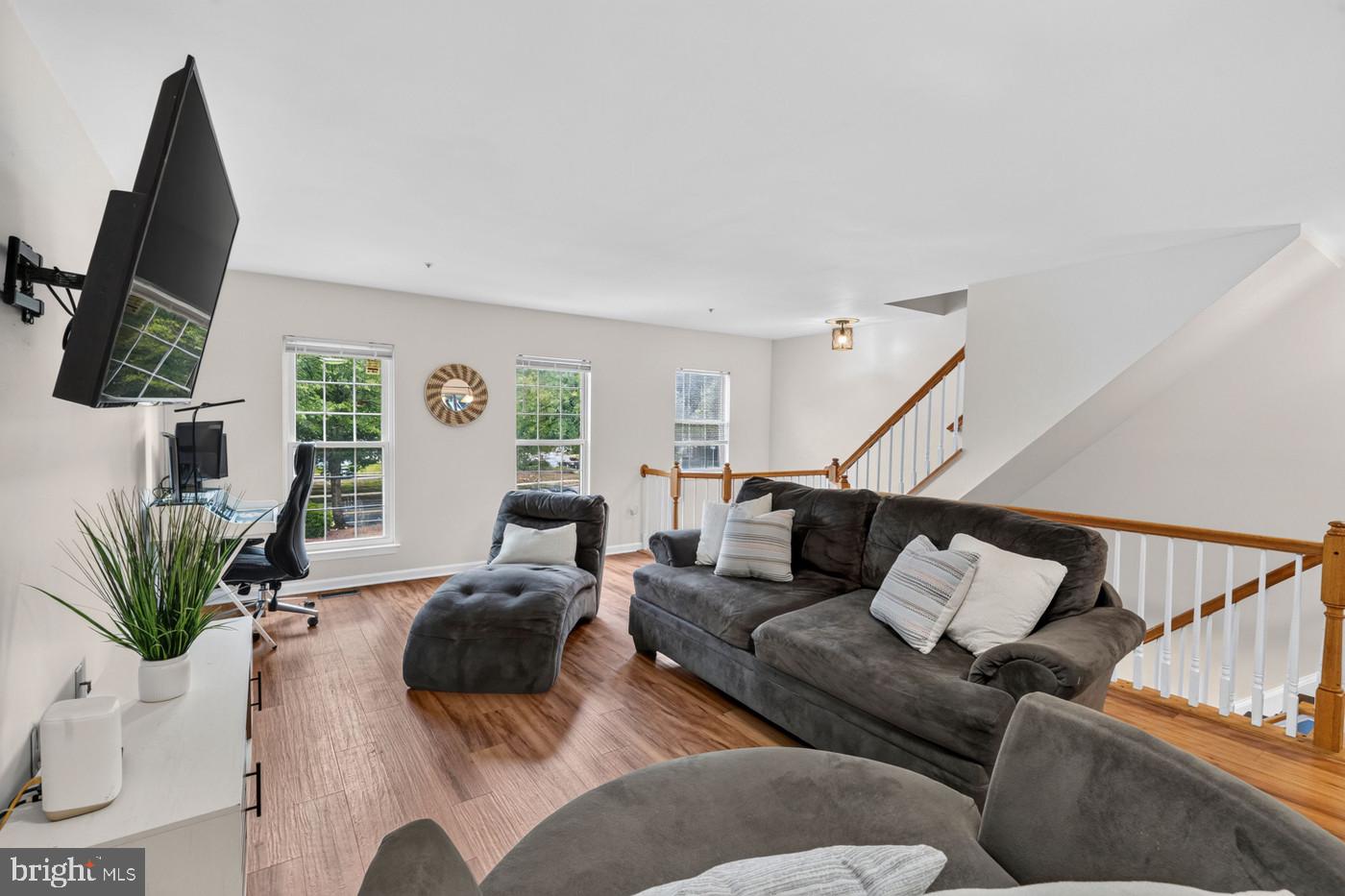 4443 Swindon Ter Property Photo 1