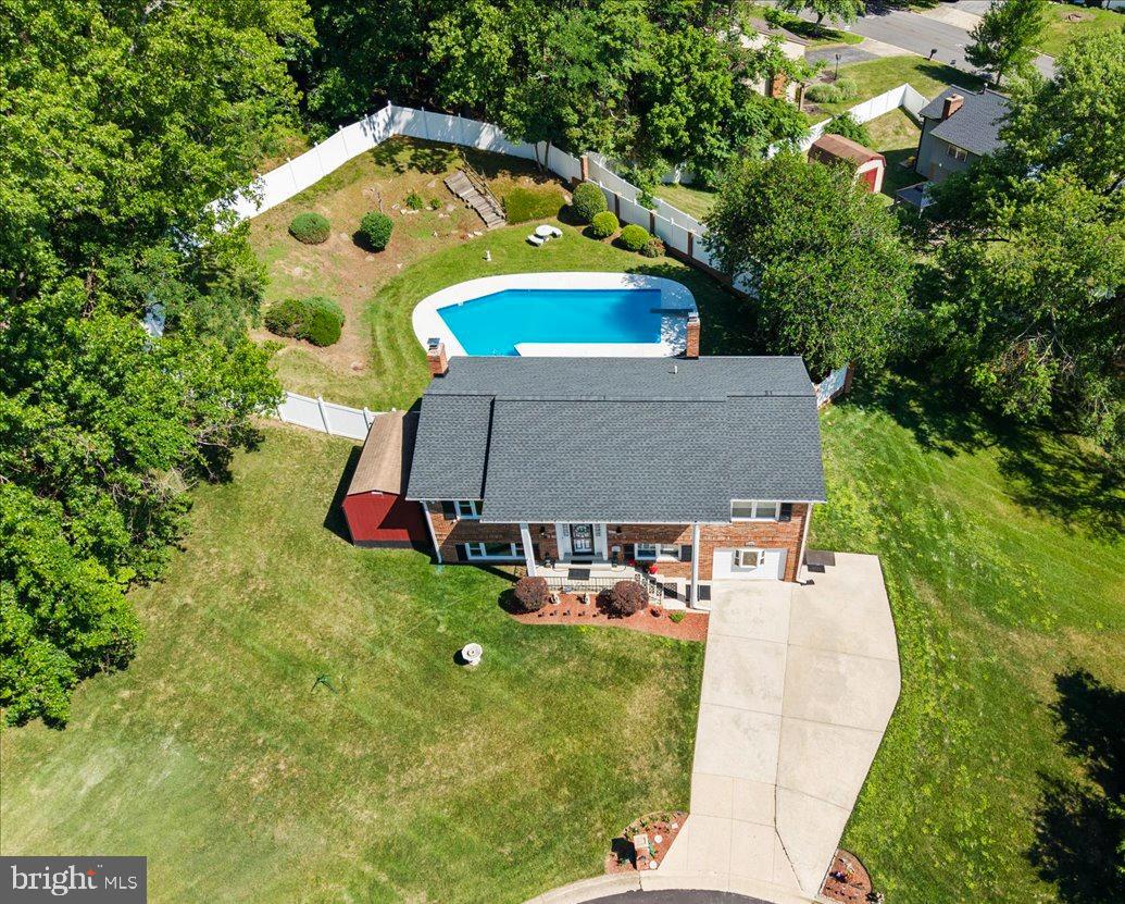 9202 Southmoor Ct Property Photo 2