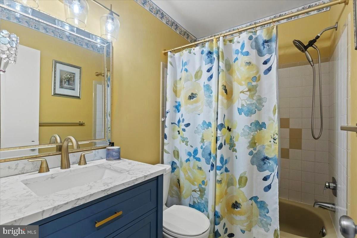 9202 Southmoor Ct Property Photo 22