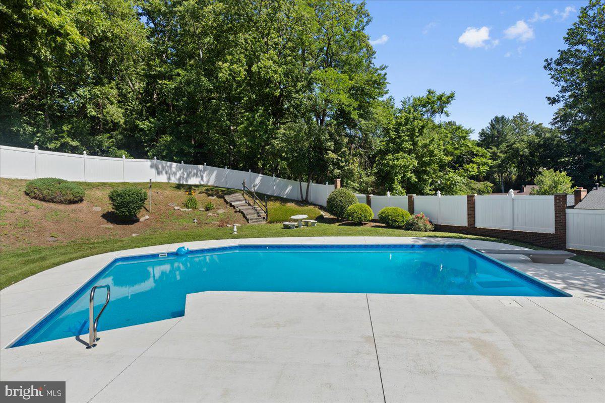9202 Southmoor Ct Property Photo 35