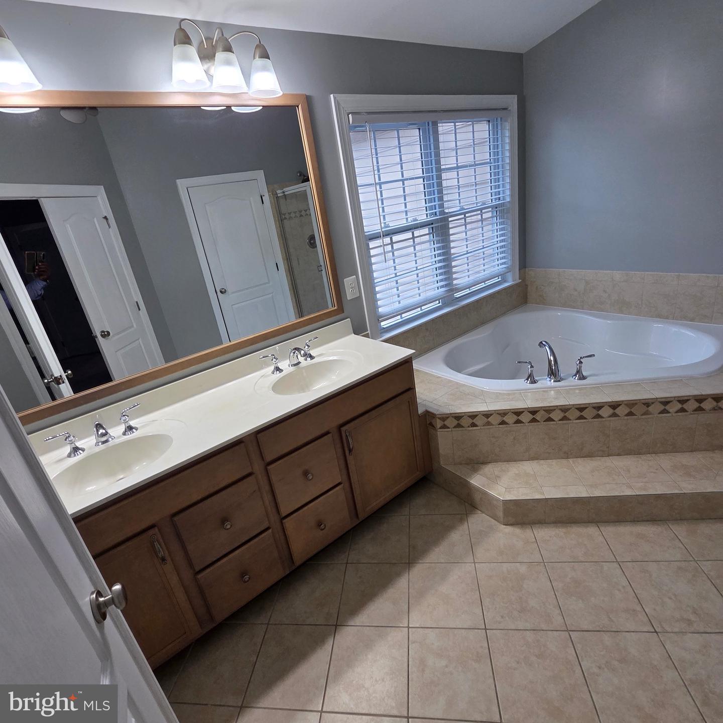 4121 Chariot Way Property Photo 12