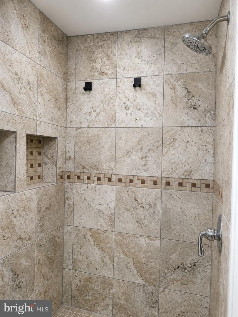 4881 Towne Park Rd Property Photo 19