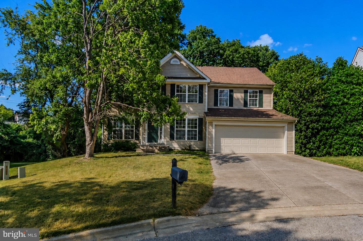 1004 Pembridge Ct Property Photo 1