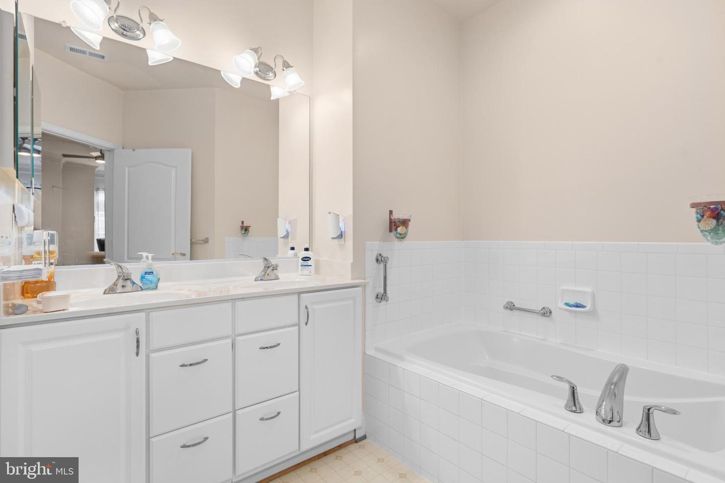 7208 Paperbark Ter Property Photo 25