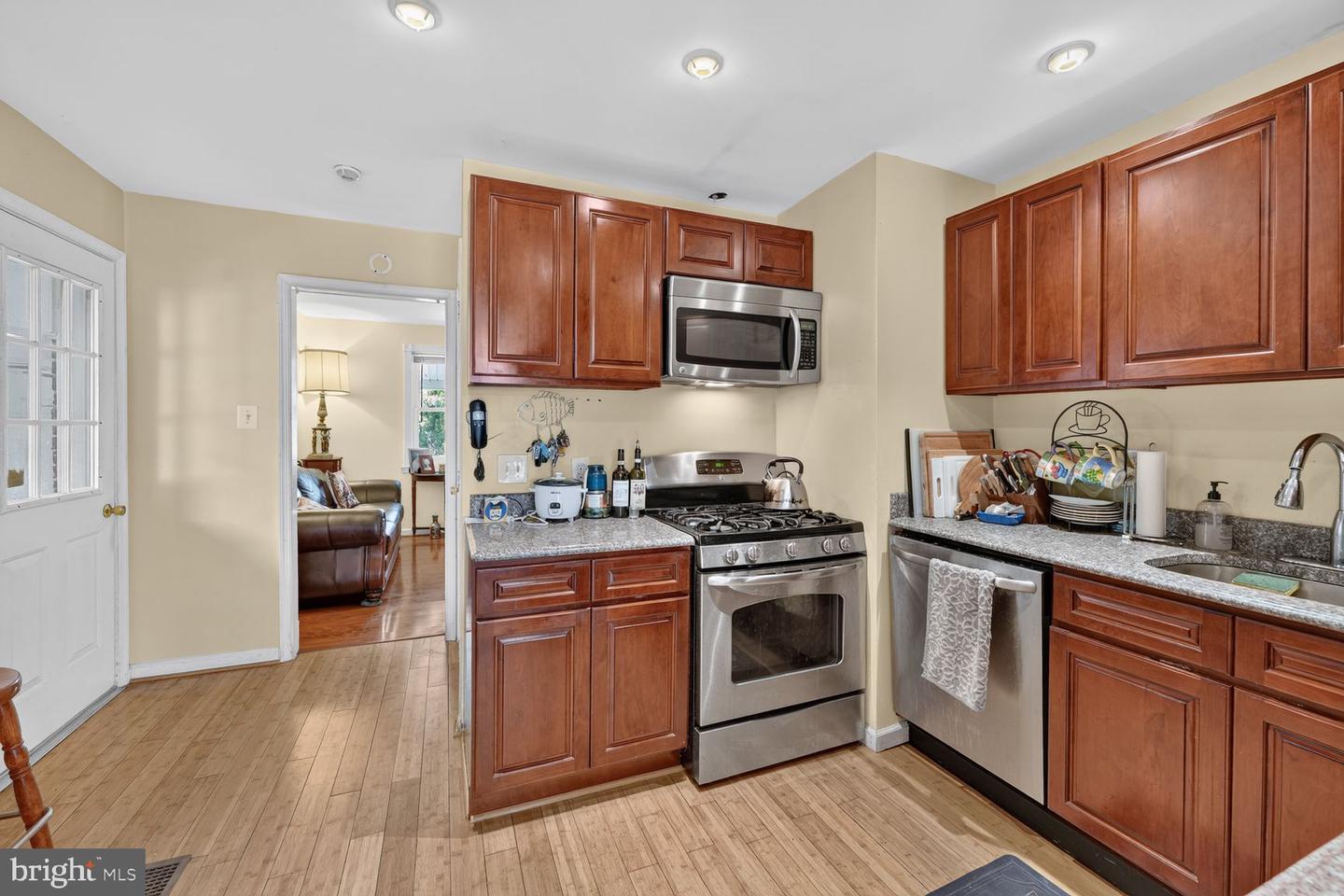 5406 Spring Ln Property Photo 3