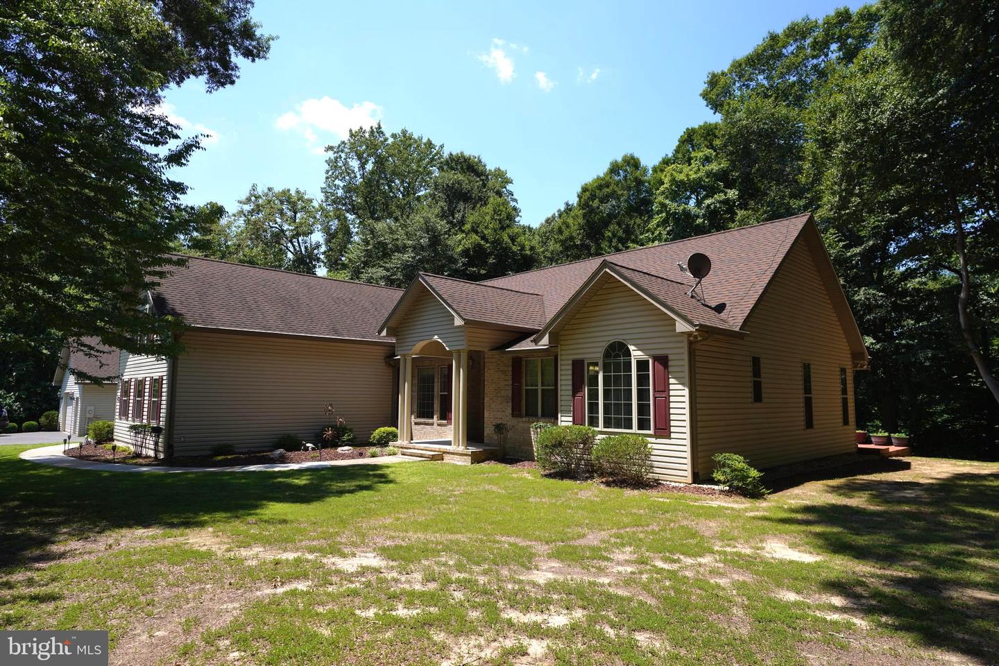 15401 Jamies Way Property Photo 2