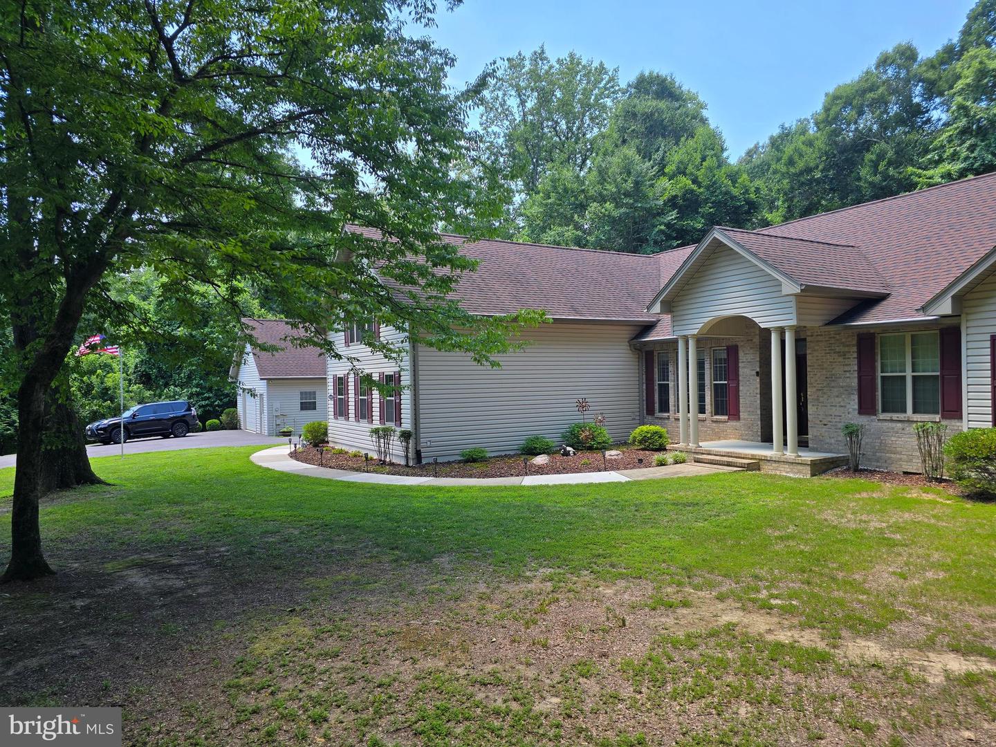 15401 Jamies Way Property Photo 4