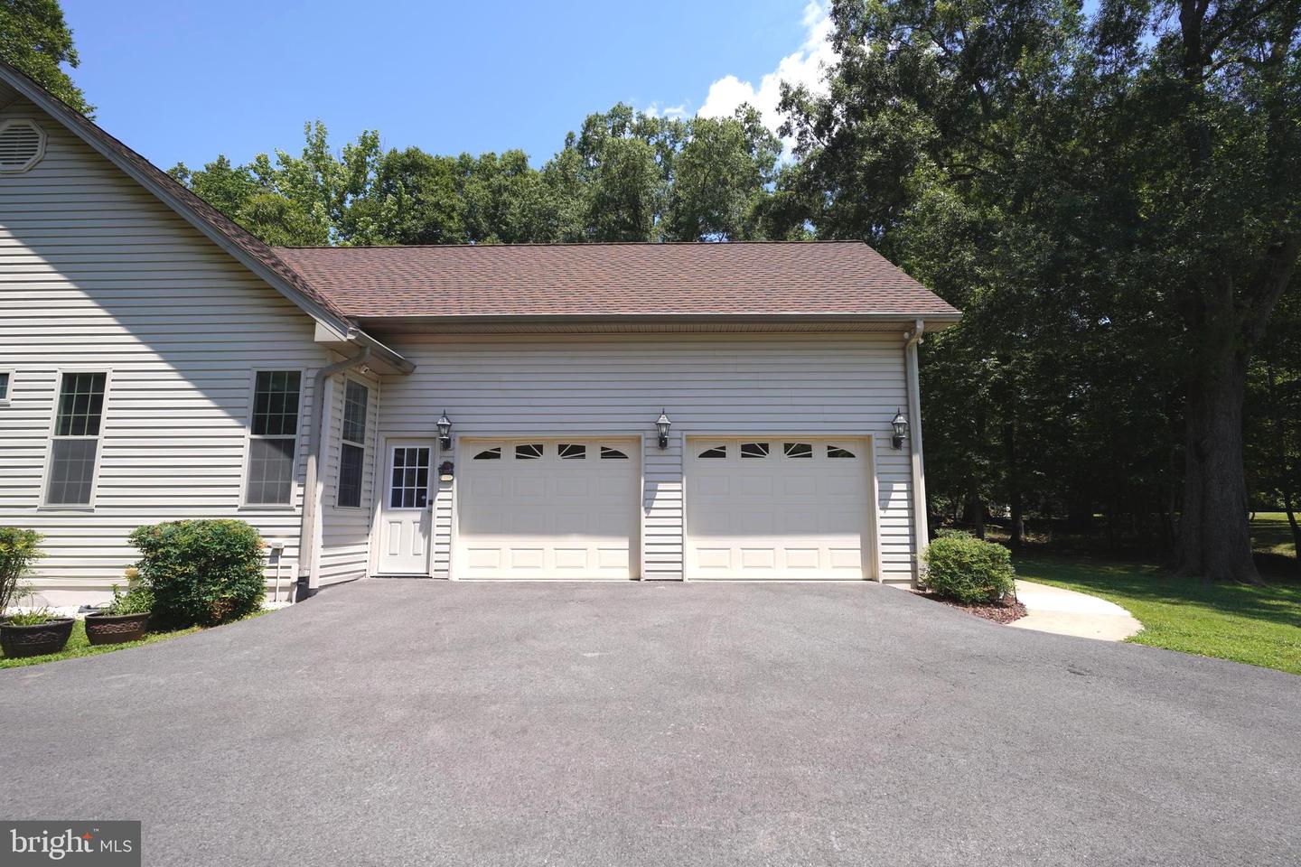 15401 Jamies Way Property Photo 10