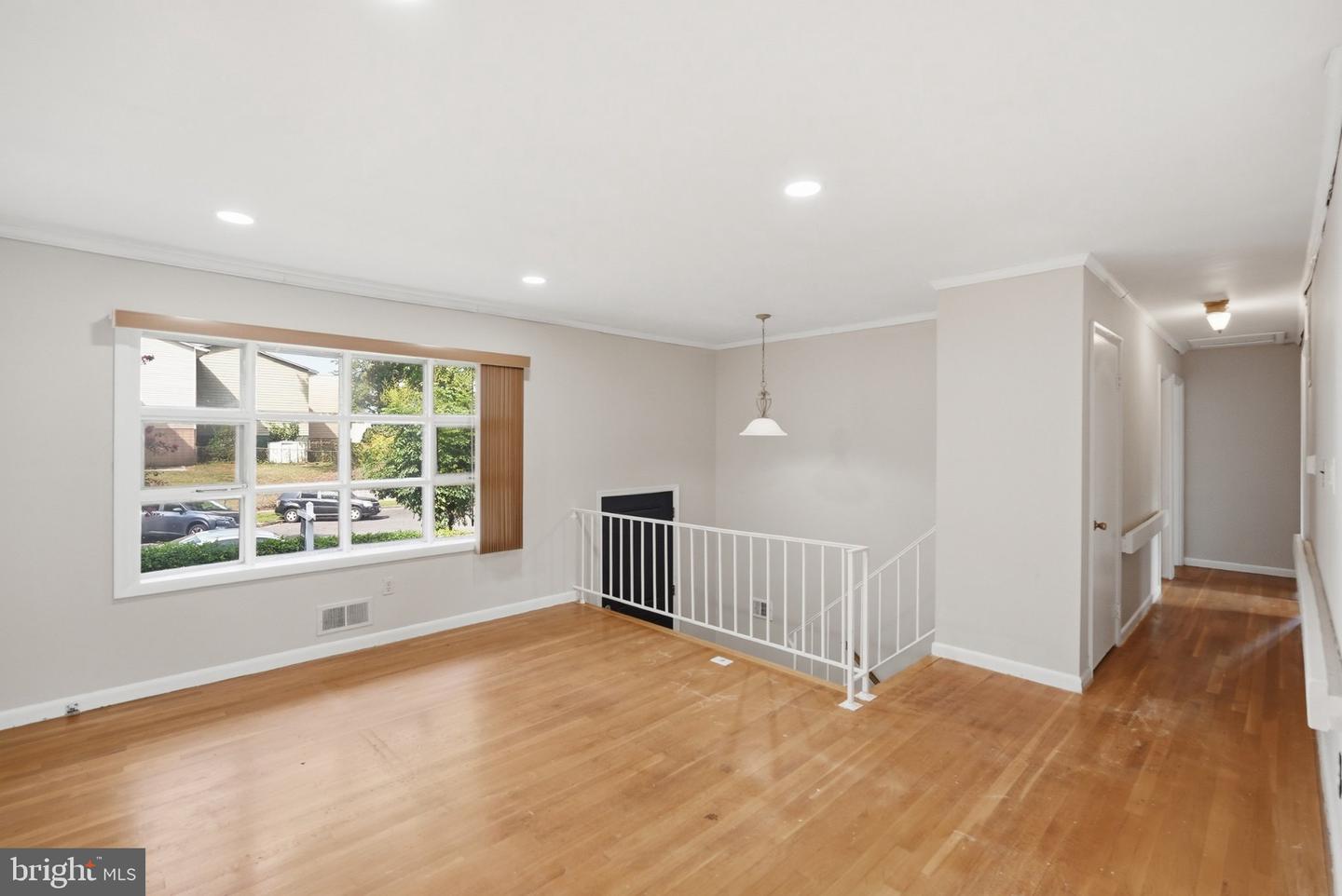 23 Daimler Dr Property Photo 3