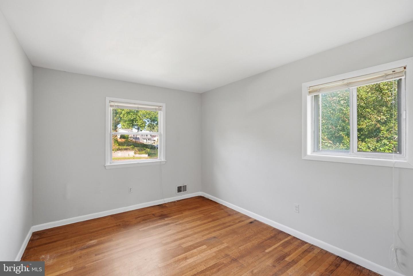 23 Daimler Dr Property Photo 7