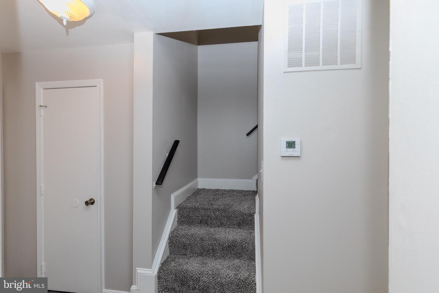 1319 Upcot Ct Property Photo 10