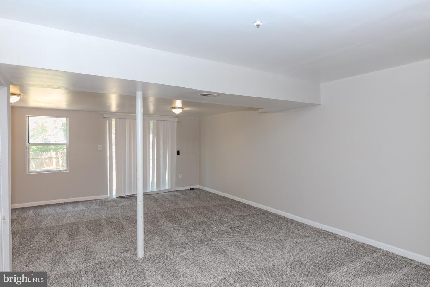 1319 Upcot Ct Property Photo 13