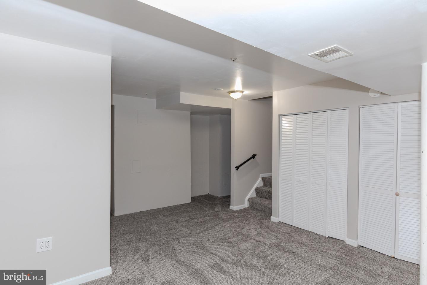 1319 Upcot Ct Property Photo 16