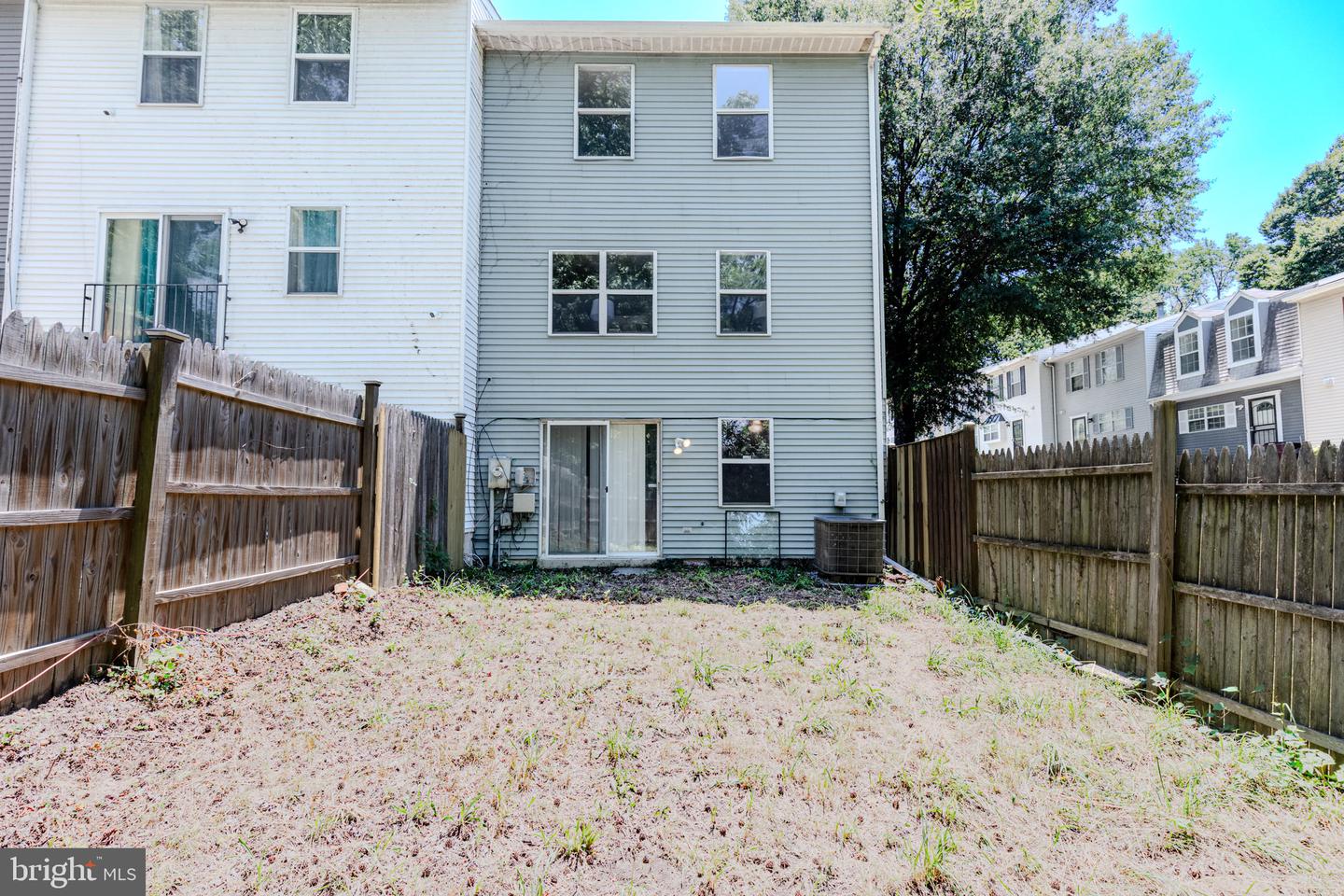 1319 Upcot Ct Property Photo 17