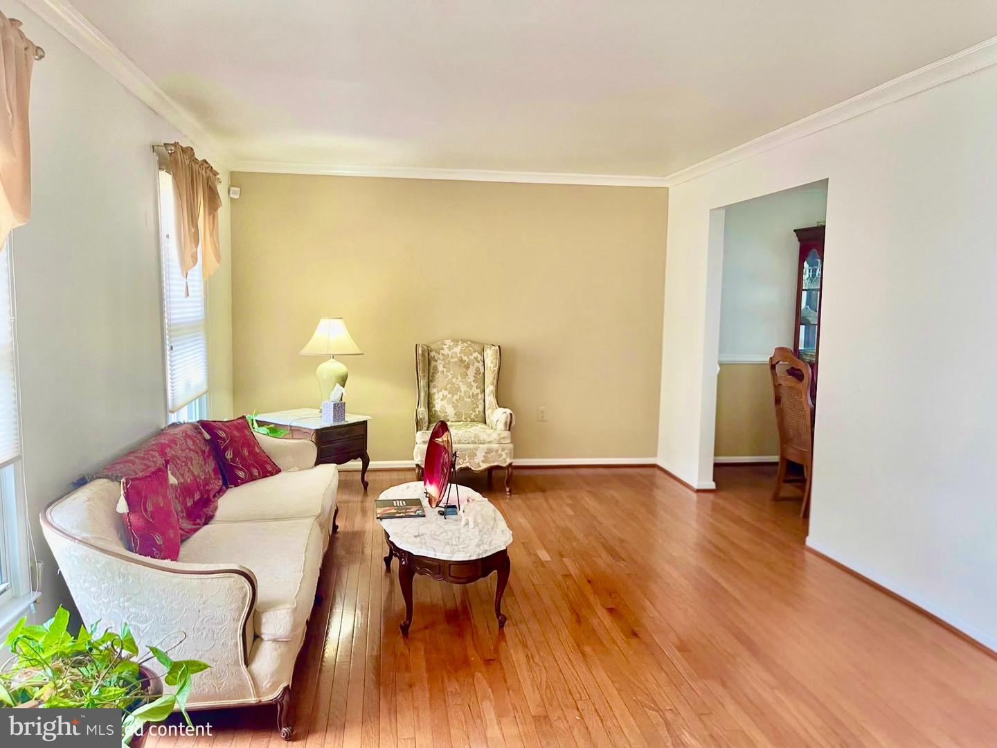 2200 Oaktree Ln Property Photo 8
