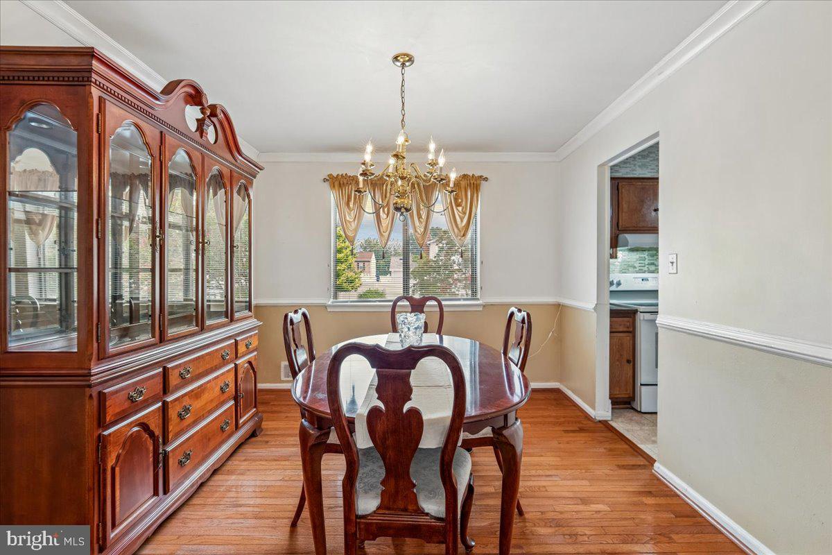 2200 Oaktree Ln Property Photo 9
