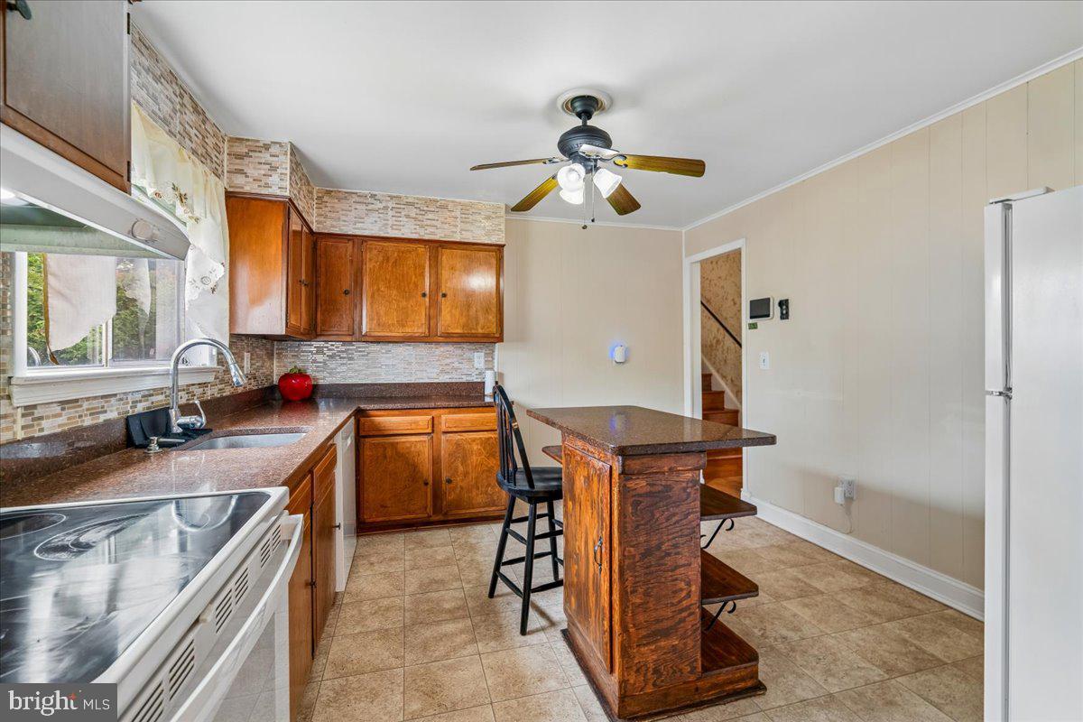 2200 Oaktree Ln Property Photo 14