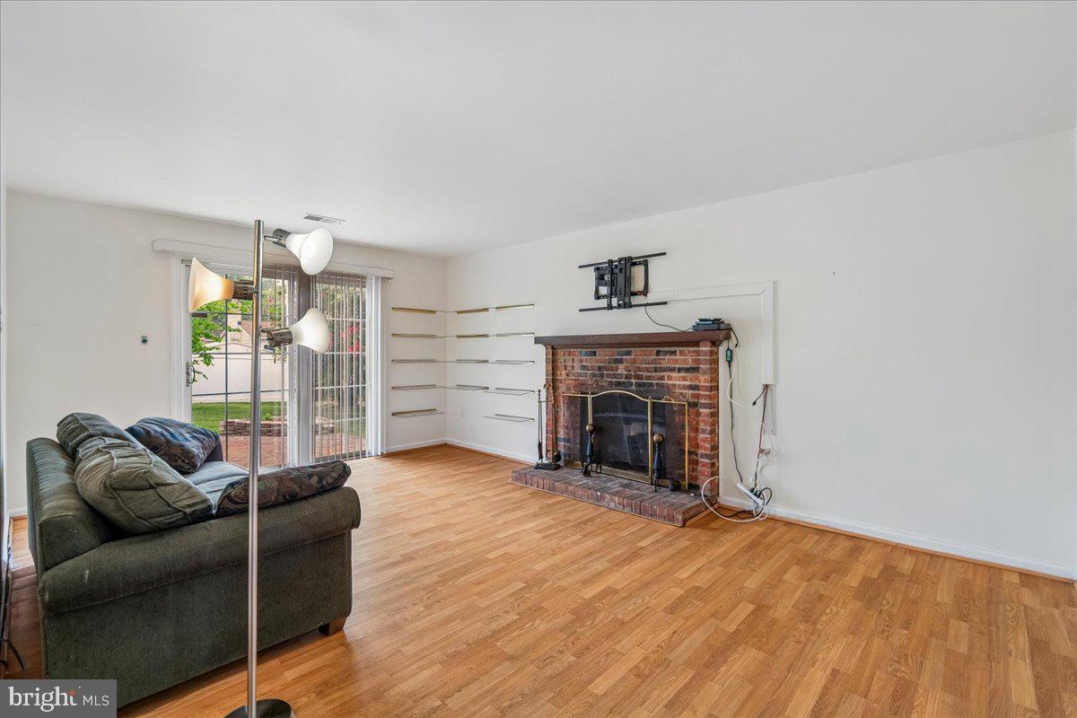 2200 Oaktree Ln Property Photo 22