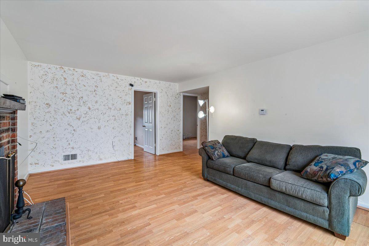 2200 Oaktree Ln Property Photo 23