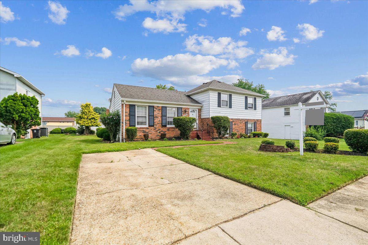 2200 Oaktree Ln Property Photo 32