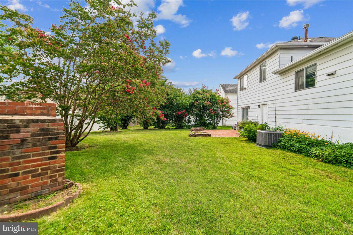 2200 Oaktree Ln Property Photo 35