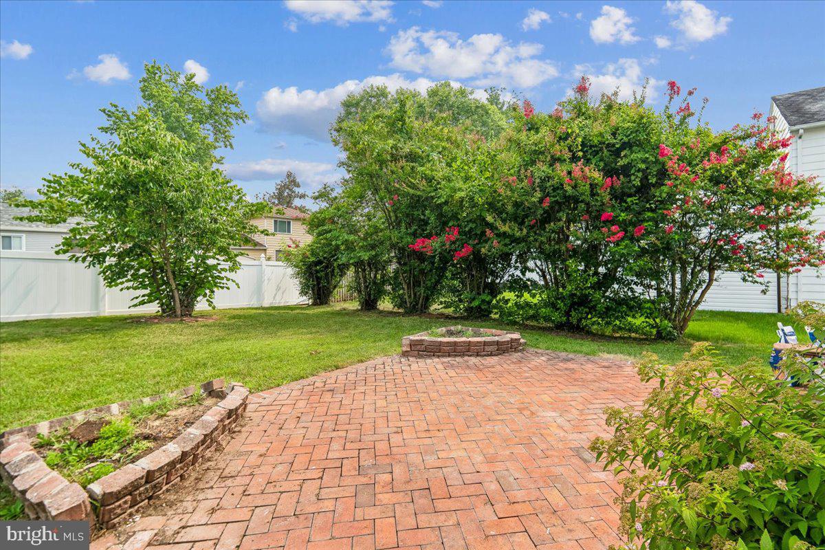 2200 Oaktree Ln Property Photo 36