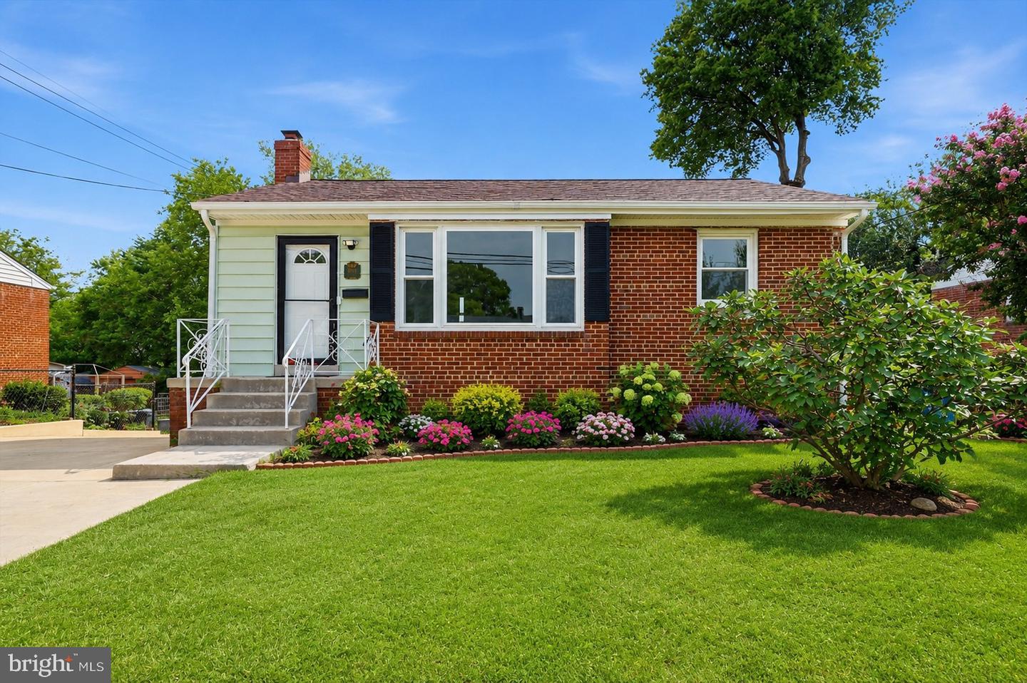 6618 NEWPORT RD Property Photo 1
