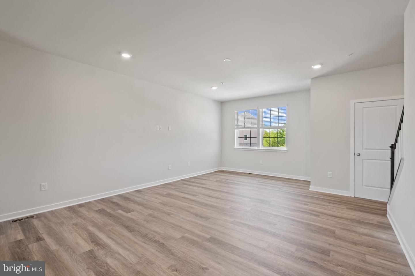 9008 Warendorf Way Property Photo 11