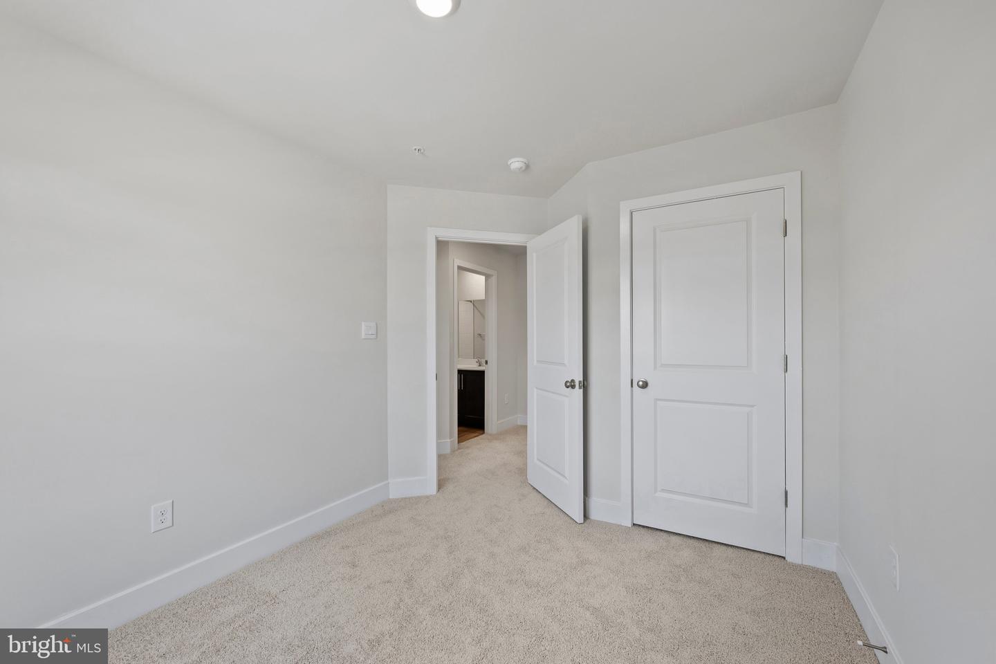 9008 Warendorf Way Property Photo 25