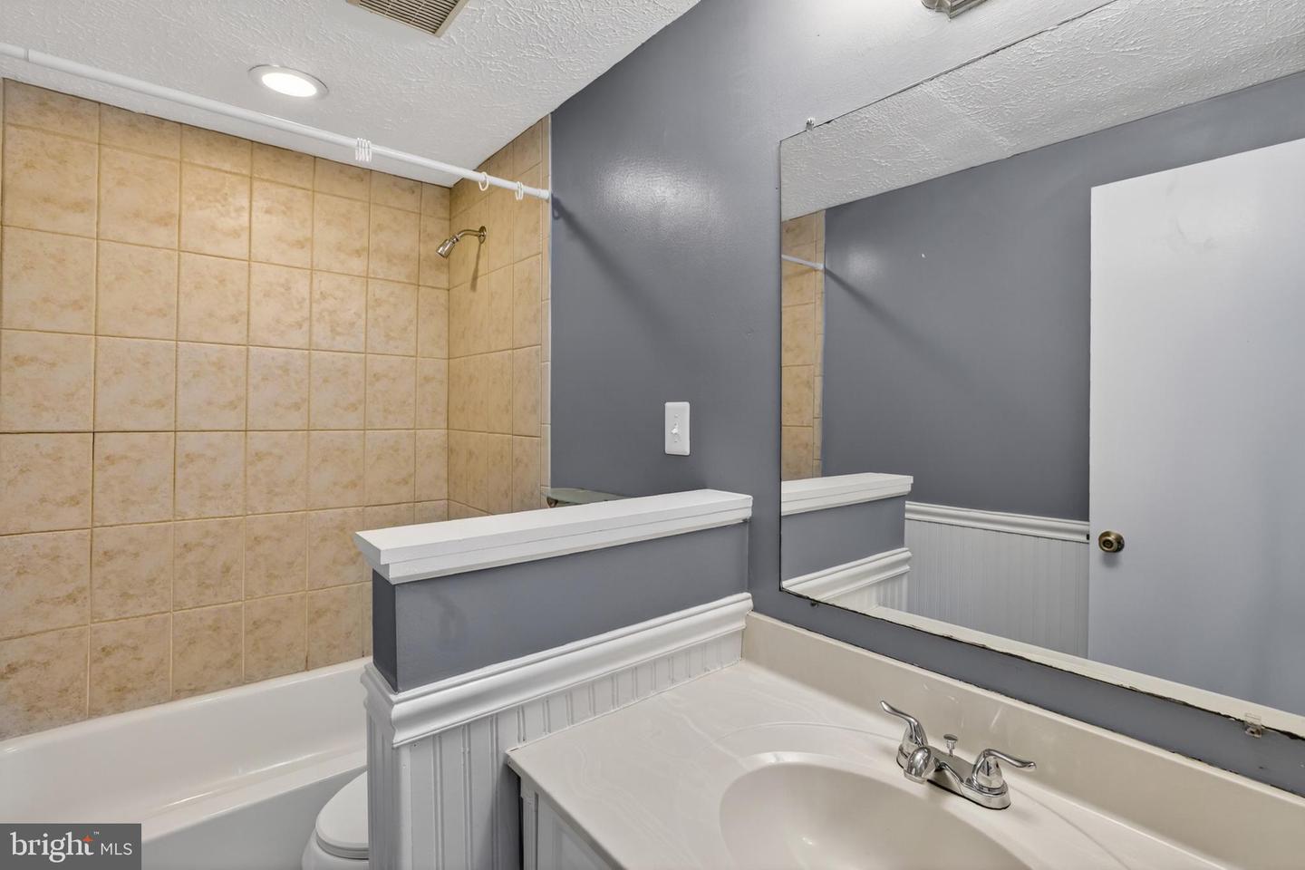 11223 Westport Dr Property Photo 18
