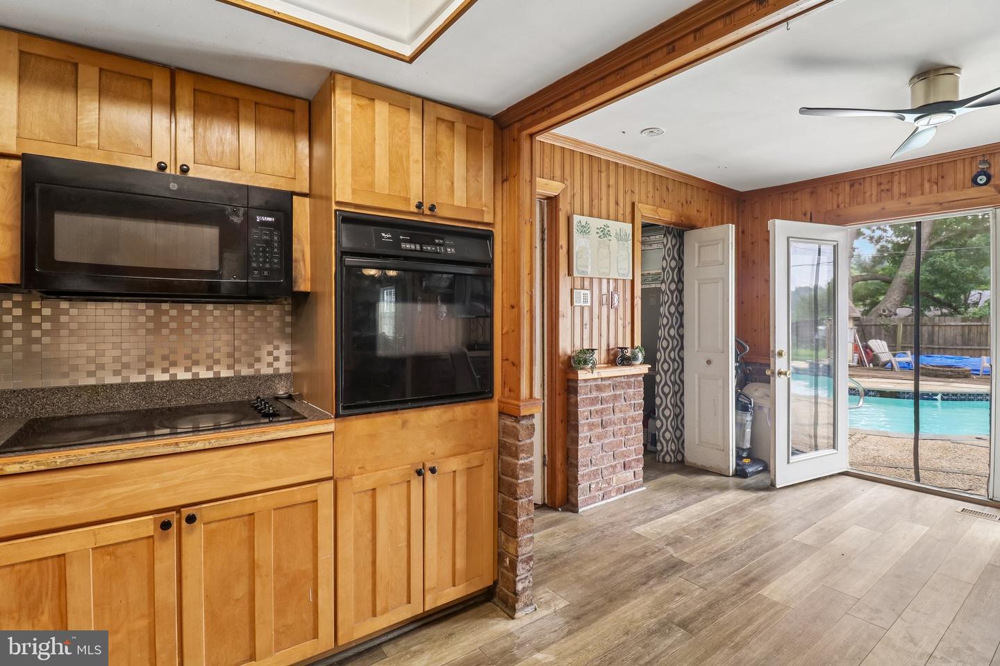 15751 Pointer Ridge Dr Property Photo 20