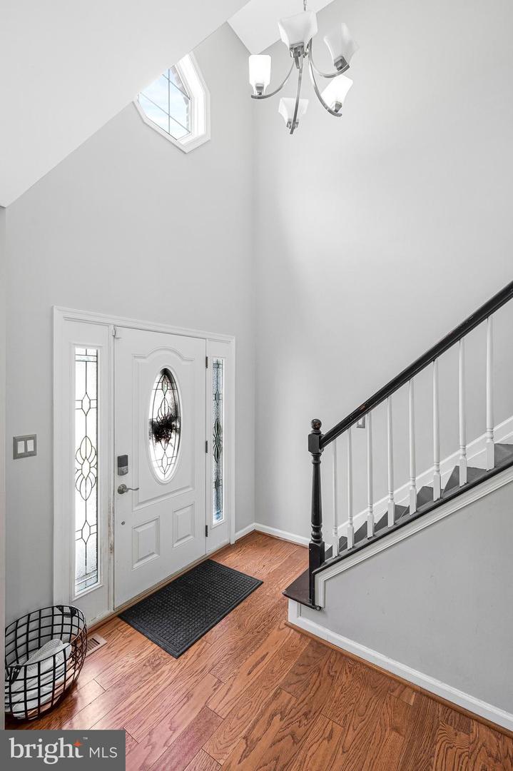 13805 Gullivers Trl Property Photo 8