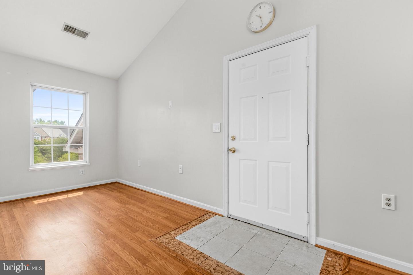 6640 Lake Park Dr #3b Property Photo 3