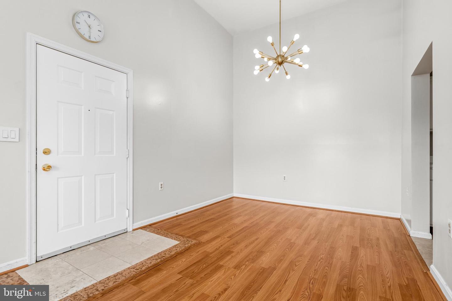 6640 Lake Park Dr #3b Property Photo 5
